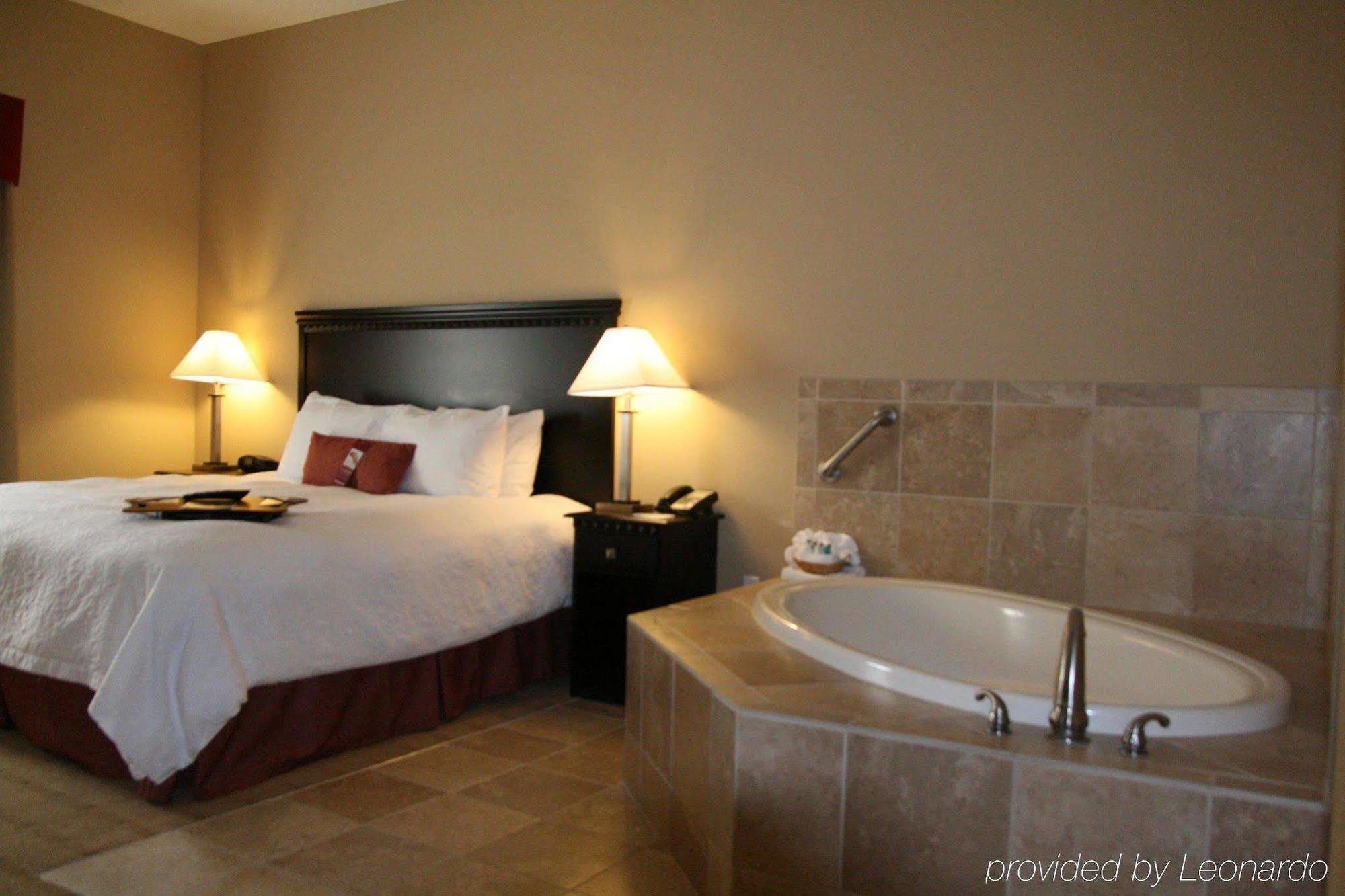 Hampton Inn Dade City - Zephyr Hills Room photo